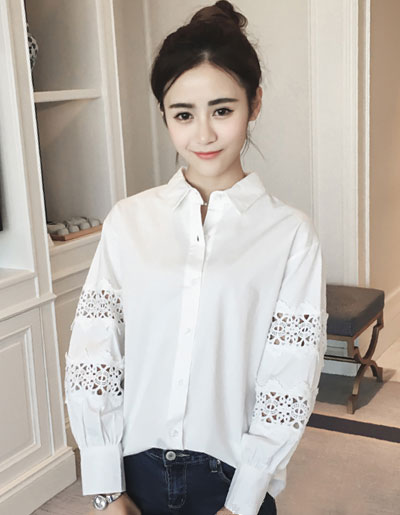 เสื้อเชื๊ตแฟชั่นคอปกสีขาวต่อแขนผ้าลูกไม้สวยหวานสไตล์เกาหลี รหัส 1711