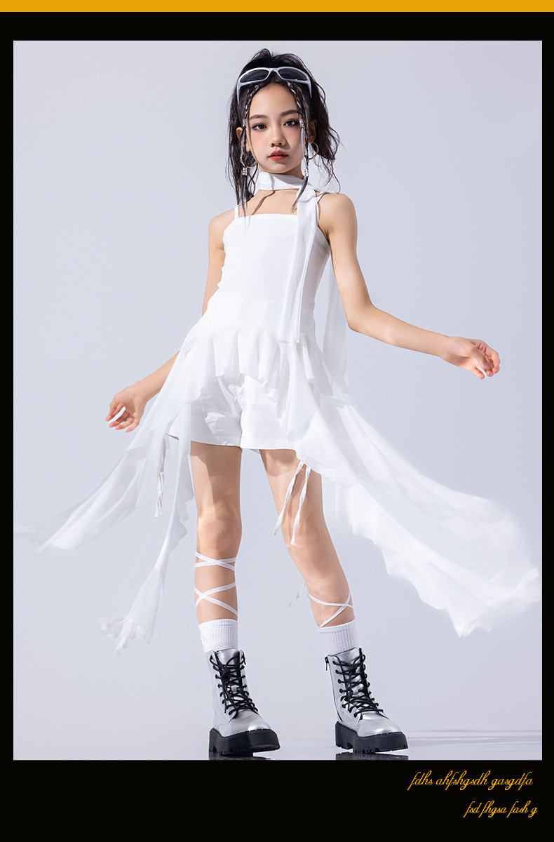 สินค้าพร้อมส่ง ***ชุดเต้น เซ็ตเสื้อกั๊กดำ ขาว +กางเกงขายาวขาวสั้นดำ