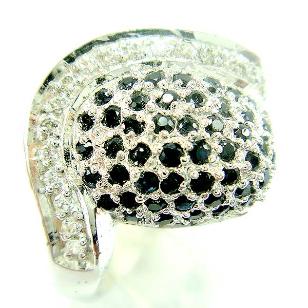 แหวนเงินแท้ราคาถูกชุบทองคำขาว ไพลินแท้ 0.888 กะรัต เพชรCZ 0.44 กะรัต งานประณีตสวยงาม สั่งผลิตค่ะ