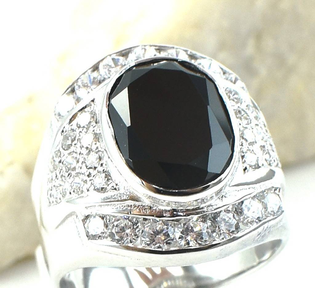 แหวนเงินแท้ราคาถูกชุบทองคำขาว นิลแท้ 6.45 กะรัต เพชรCZ 1.42 กะรัต งานประณีตสวยงาม สั่งผลิตค่ะ