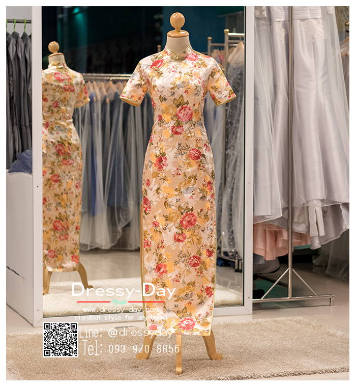 รหัส ชุดกี่เพ้ายาว : KPL090 ชุดกี่เพ้าประยุกต์ราคาถูกลายนกยูง ชุดกี่เพ้าสวยๆ สีทอง ผ้าทอดิ้นทอง สวยๆ กระโปรงผ่าข้าง ใส่เป็นชุดกี่เพ้าแต่งงานก็สวยคะ มีแขน