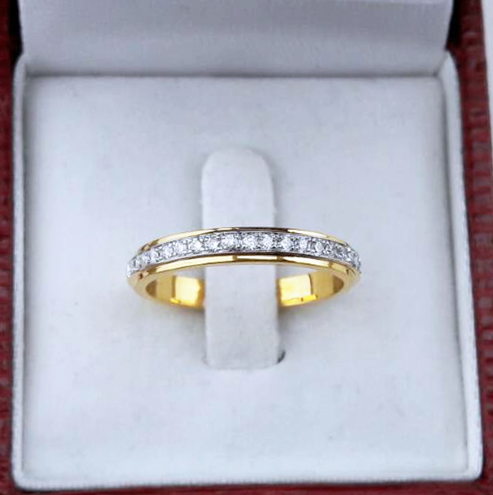 สั่งผลิตเพชรเบลเยี่ยมคัท แหวนแต่งงาน แหวนหมั้น ใส่เที่ยว ออกงาน แหวนทองคำ 18K เพชรแท้ 0.16 กะรัต 3.44 กรัม น้ำ 99 ราคาถูกมาก มีใบรับประกันค่ะ