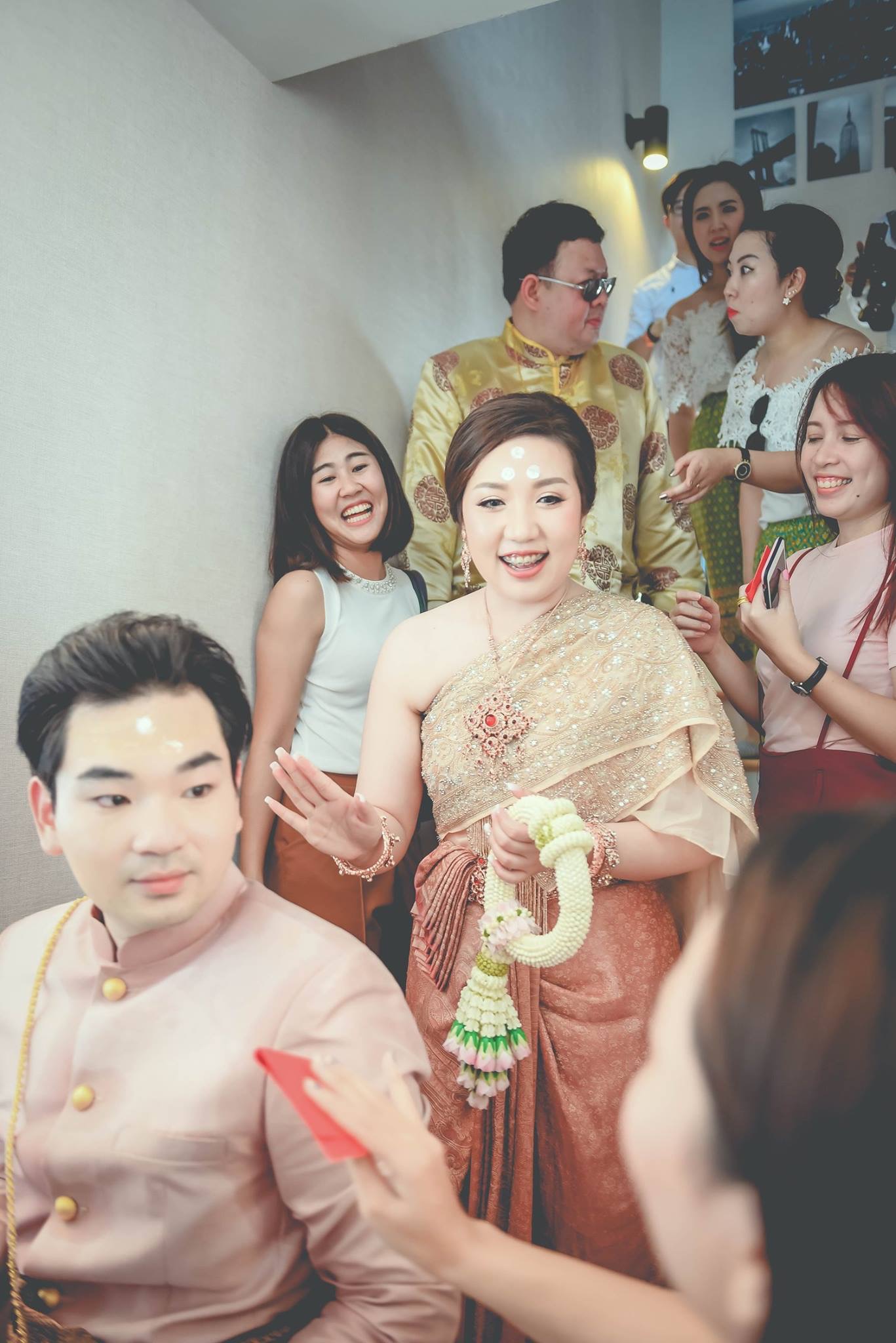 Backdropหลั่งน้ำสังข์ โทนขาวเขียว งานแต่งคุณตั้ม คุณซินดี้