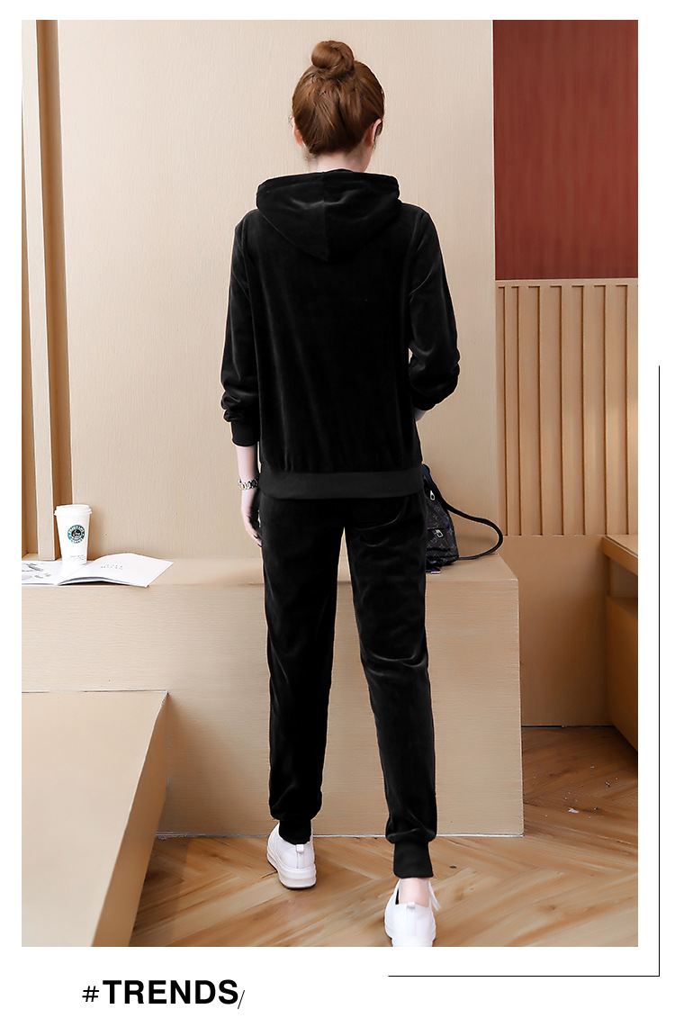 ชุดเซตกันหนาว เสื่้อ+กางเกงผ้ากำมะหยี่ รอบอกใส่ได้ตั้งแต่ 44-52 หน้าผ้า 52 นิ้วค่ะ กางเกงรอบเอว 34-46 สะโพก 44-54 นิ้วค่ะ ผ้าดี งานสวย คุ้มราคามากค่ะ