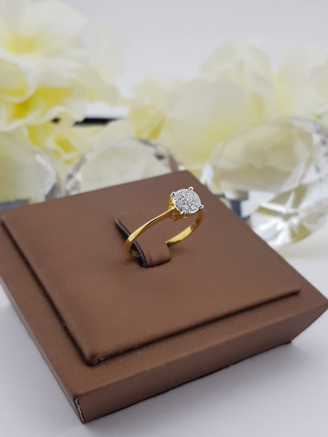 สั่งผลิตเพชรเบลเยี่ยมคัท แหวนแต่งงาน แหวนหมั้น ใส่เที่ยว ออกงาน แหวนทองคำ 18K เพชรแท้ 0.13 กะรัต 1.54 กรัม น้ำ 99 ราคาถูกมาก มีใบรับประกันค่ะ