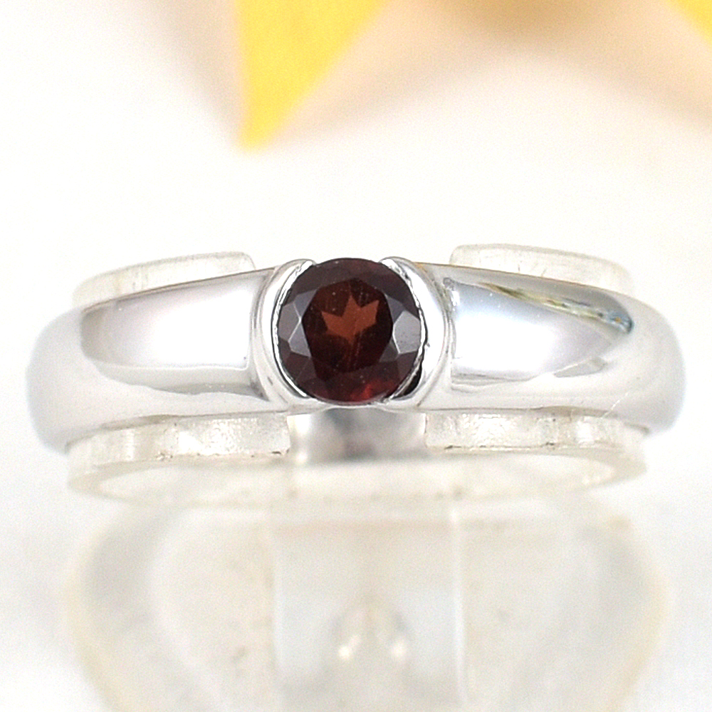 แหวนเงินแท้ราคาถูกชุบทองคำขาว โกเมนแท้ 0.35 กะรัต งานประณีตสวยงาม สั่งผลิตค่ะ