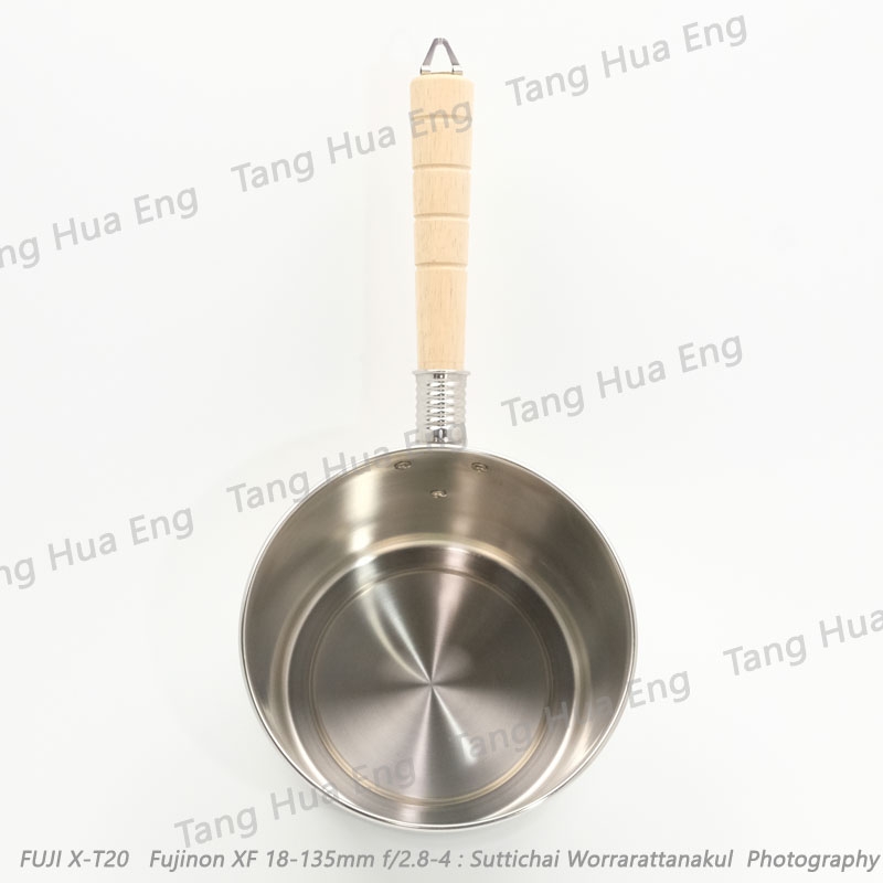 หม้อด้ามสเตนเลส 304ด้ามไม้ ขนาด 2 ลิตร