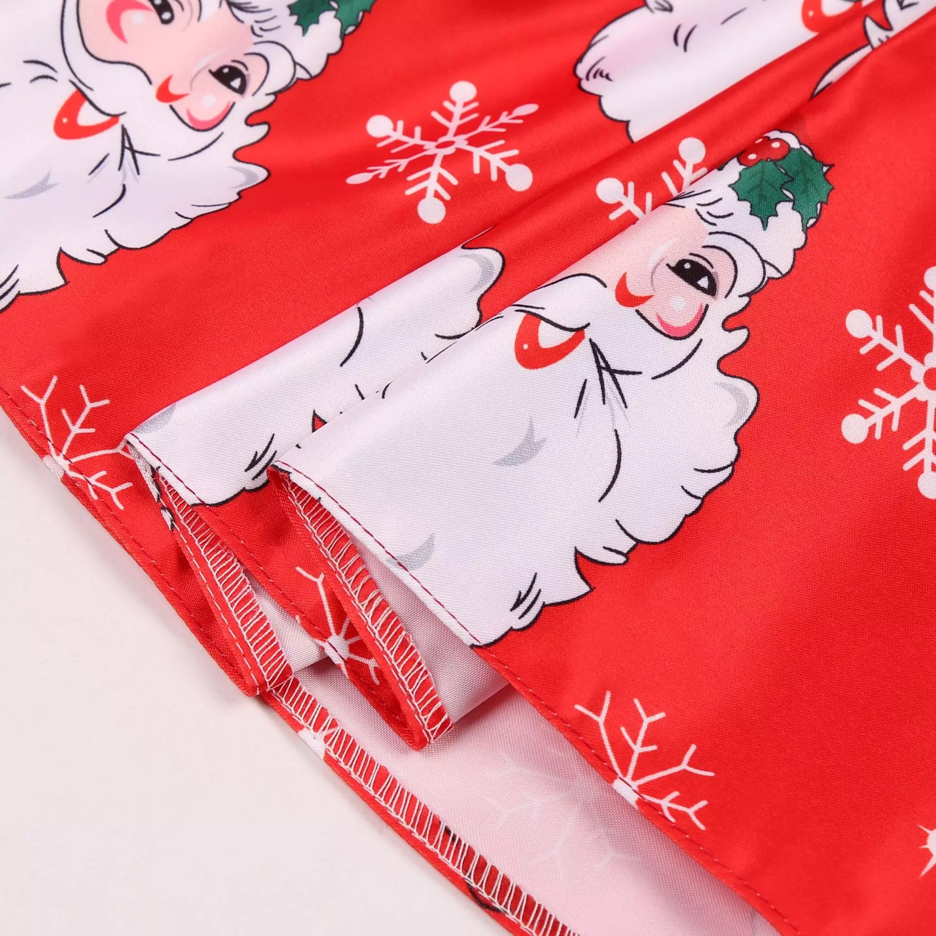 พร้อมส่ง ชุดเดรส คริสมาสแต่งลาย แขนกุด