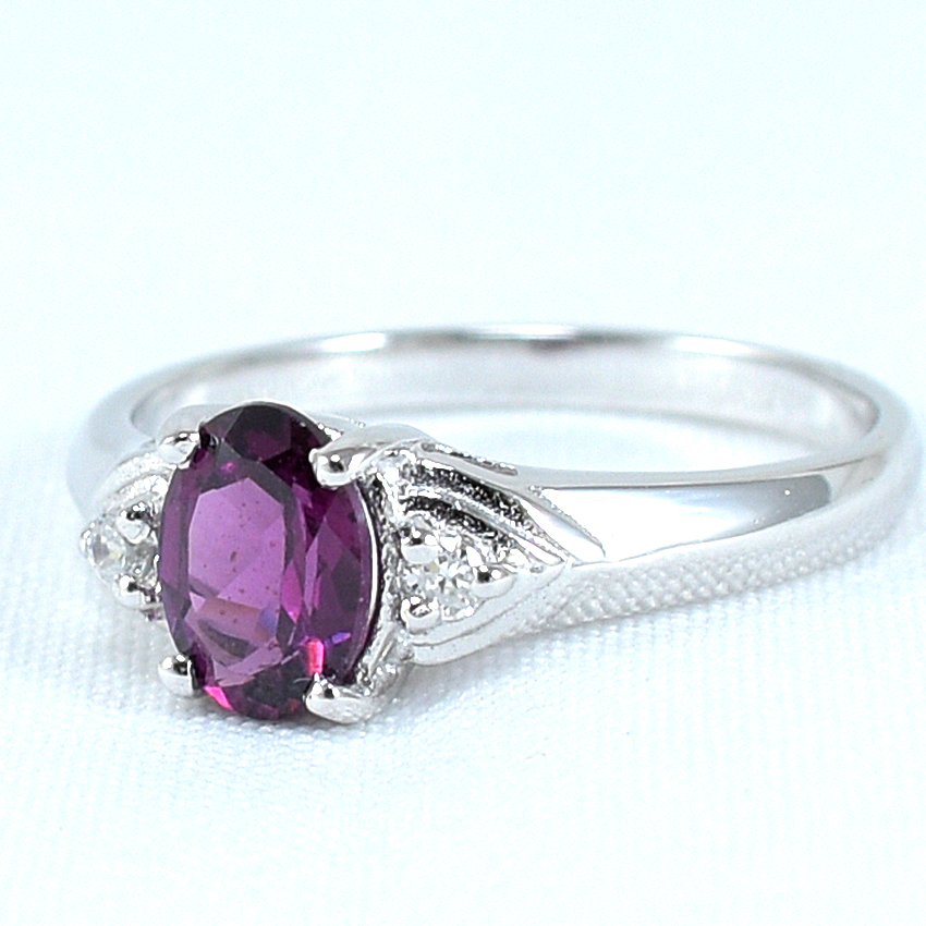 แหวนเงินแท้ราคาถูกชุบทองคำขาว พลอยแท้โรโดไลท์การ์เน็ต 0.95 กะรัต งานประณีตสวยงาม สั่งผลิตค่ะ