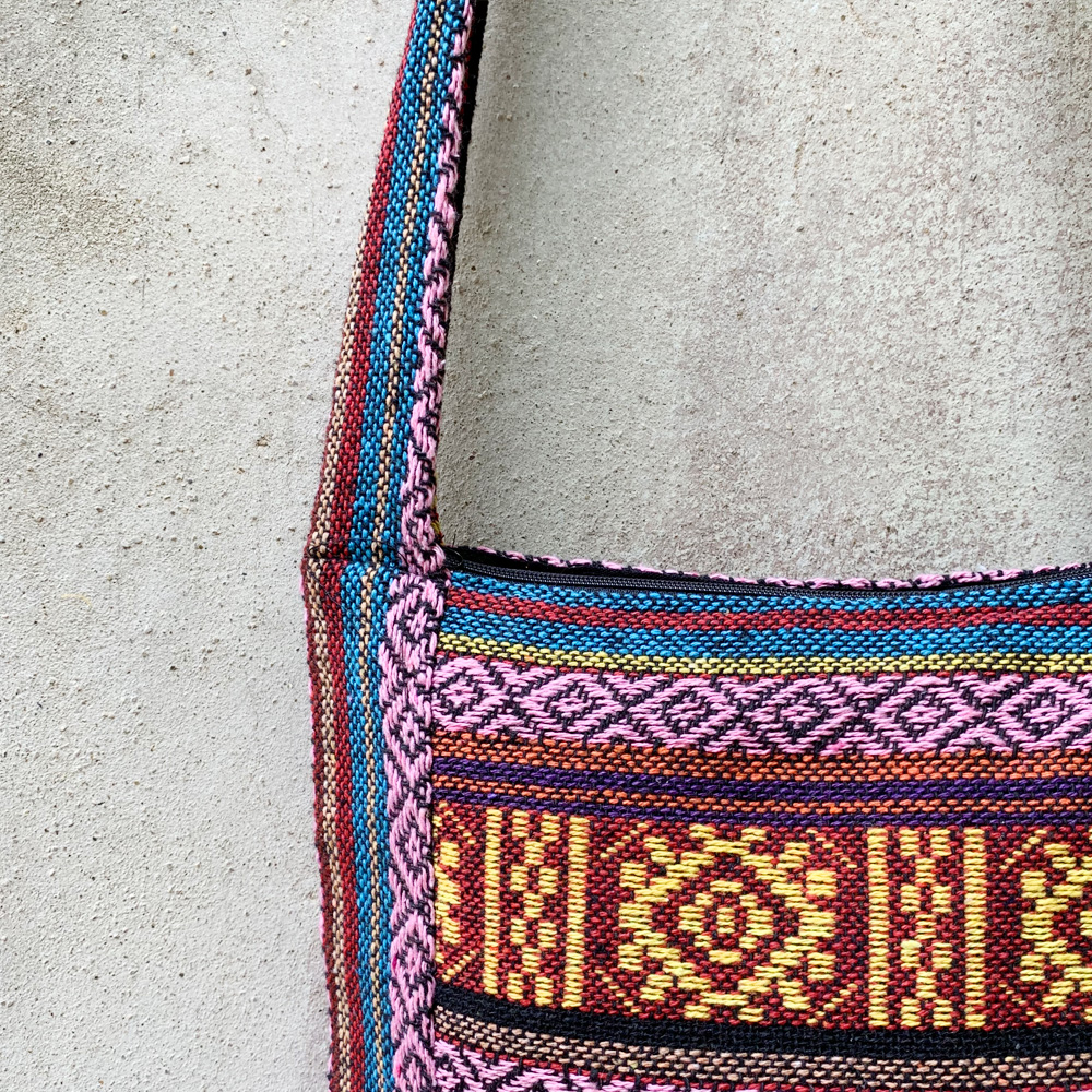 Size M กระเป๋าย่าม ขายย่าม ย่าม ย่ามสะพายข้าง ย่ามกะเหรี่ยง ย่ามชาวเขา กระเป๋าผ้านากา กระเป๋าสะพายข้าง กระเป๋าพาดตัว กระเป๋ามีซิป กระเป๋าฮิปปี้ กระเป๋าแนวๆ กระเป๋าแนวเซอร์ๆ ย่ามราคาถูก