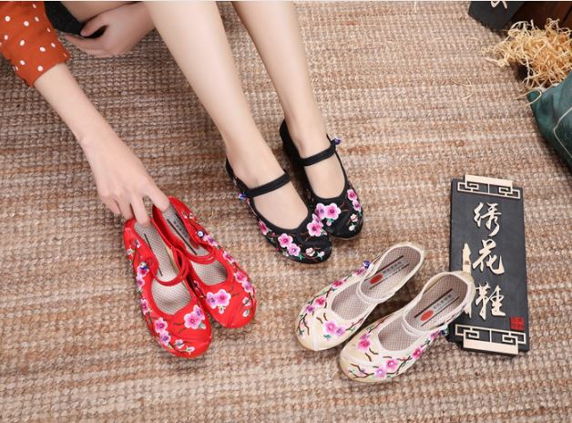 รองเท้าจีน ลายดอก เสริมส้ม
