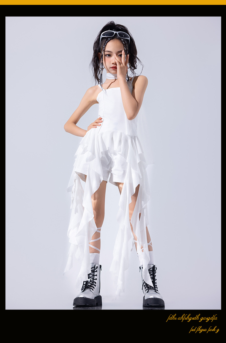 สินค้าพร้อมส่ง ***ชุดเต้น เซ็ตเสื้อกั๊กดำ ขาว +กางเกงขายาวขาวสั้นดำ