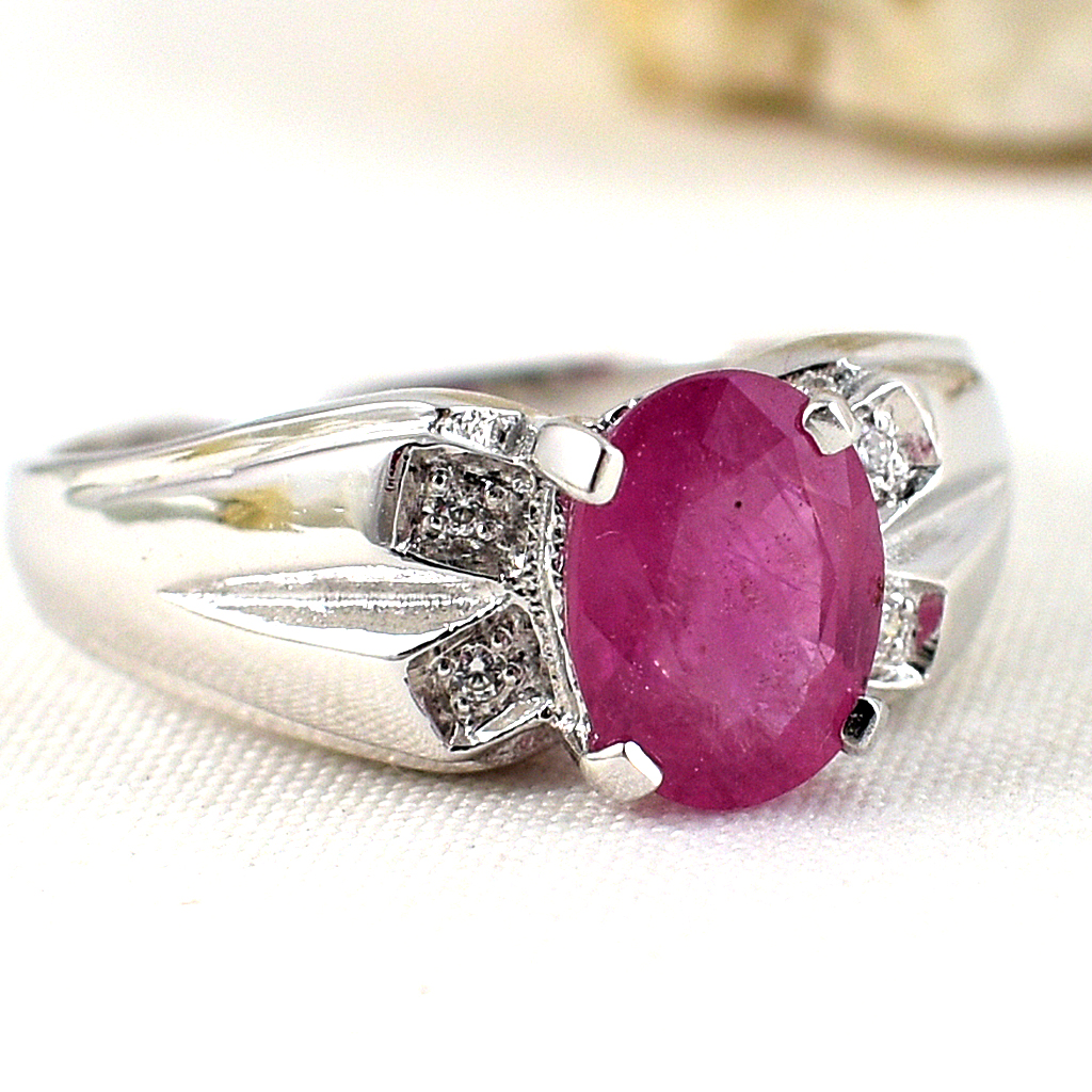 แหวนเงินแท้ราคาถูกชุบทองคำขาว ทับทิมแท้ 1.60 กะรัต เพชรCZ 0.04 กะรัต งานประณีตสวยงาม สั่งผลิตค่ะ