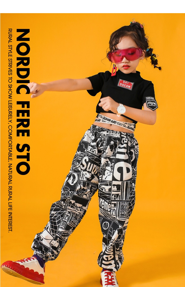 พร้อมส่ง ชุดเต้น ชุดแดนซ์ ฮิปฮอป เสื้อสีดำ กางกงดำลายการ์ตูน