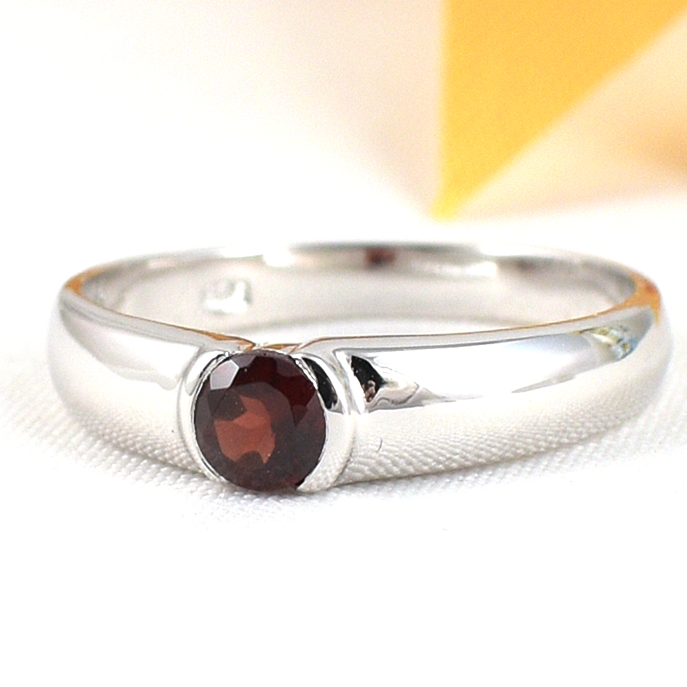 แหวนเงินแท้ราคาถูกชุบทองคำขาว โกเมนแท้ 0.35 กะรัต งานประณีตสวยงาม สั่งผลิตค่ะ