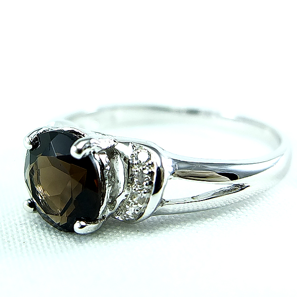 แหวนเงินแท้ราคาถูกชุบทองคำขาว พลอยแท้สโมกกี้ควอทซ์ 1.20 กะรัต เพชรCZ 0.07 กะรัต งานประณีตสวยงาม สั่งผลิตค่ะ