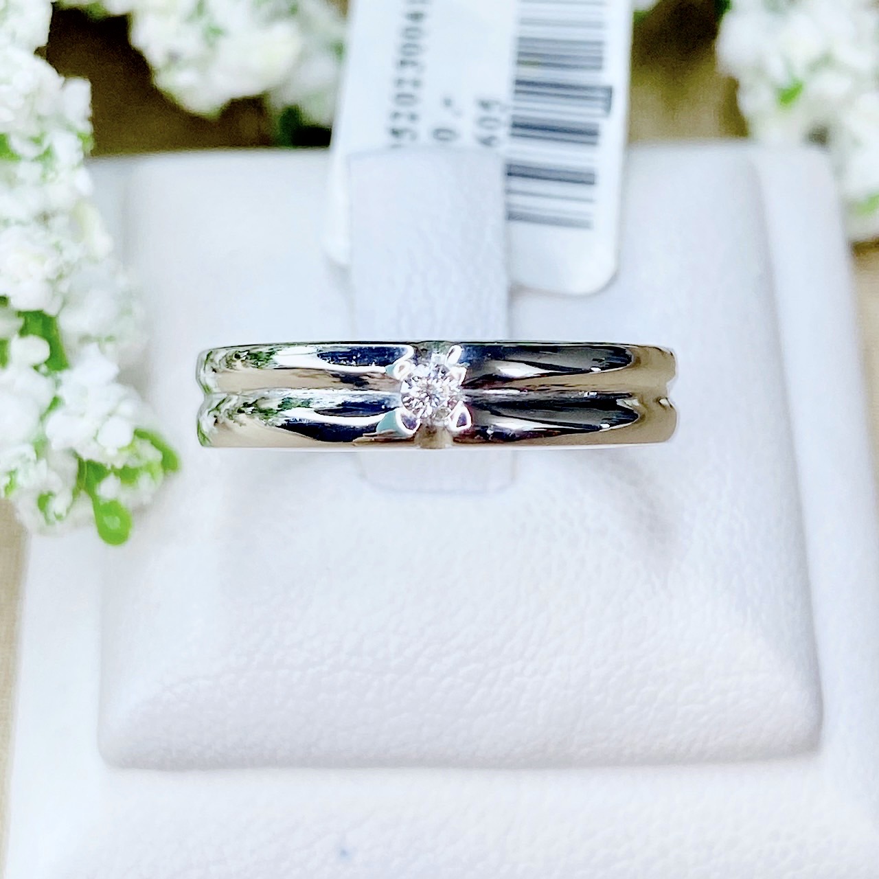 แหวนฝังเพชรทรงเกลี้ยงงานตัวเรือนนอกใส่สวยมากๆค่ะ ตัวเรือน White Gold. เพชรขาวสวย