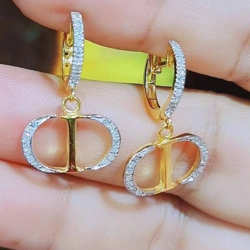 พร้อมส่งและสั่งผลิตต่างหูเพชรแท้แบรนด์CD แต่งงาน หมั้น ใส่เที่ยว ออกงาน ทองคำ 9K เพชรกุหลาบแท้ 0.25 กะรัต 48 เม็๋ด ราคาถูกมาก ส่งฟรี