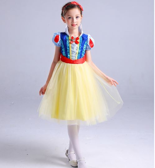 ชุดเด็ก : เดรสเจ้าหญิงสโนไวท์ ทรงยาวสีเหลืองอ่อน+ผ้าคลุมสีแดง