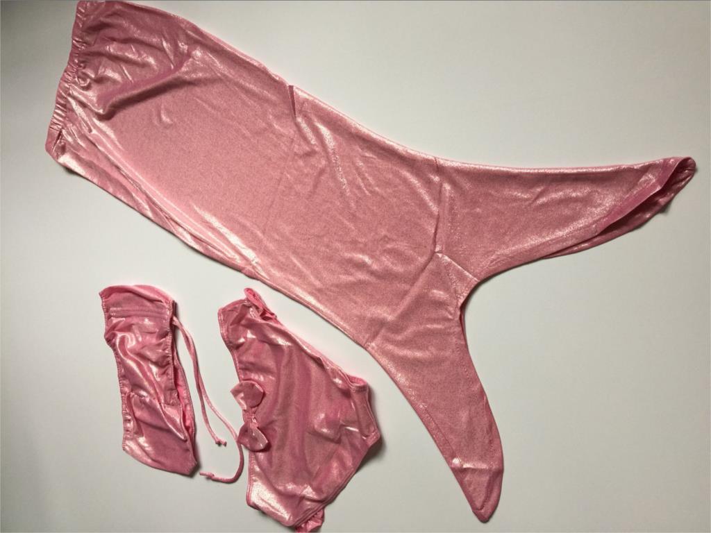 สินค้าพร้อมส่ง ชุดเด็ก ชุดว่ายน้ำหางนางเงือก จุดหลากสีรุ้ง