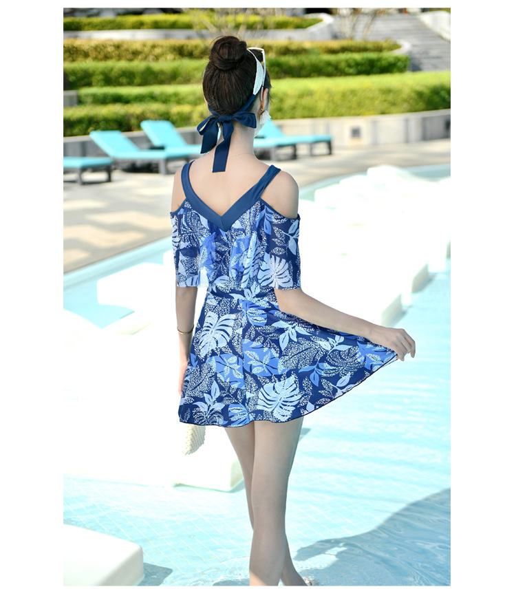 ชุดว่ายน้ำคนอ้วน 4xl ชุด+กางเกง รอบอก38-42 รอบเอว 32-38 สะโพก 38-46 นิ้ว ตัวเสื้อยาว 34 นิ้ว ผ้าดี งานสวยมากค่ะ