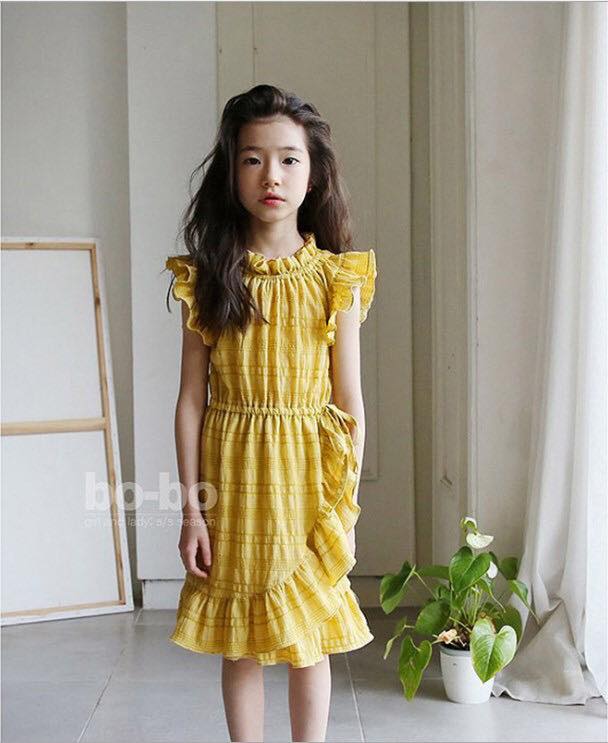 เดรสแขนกุดทรงสั้นสีชมพู-เหลือง