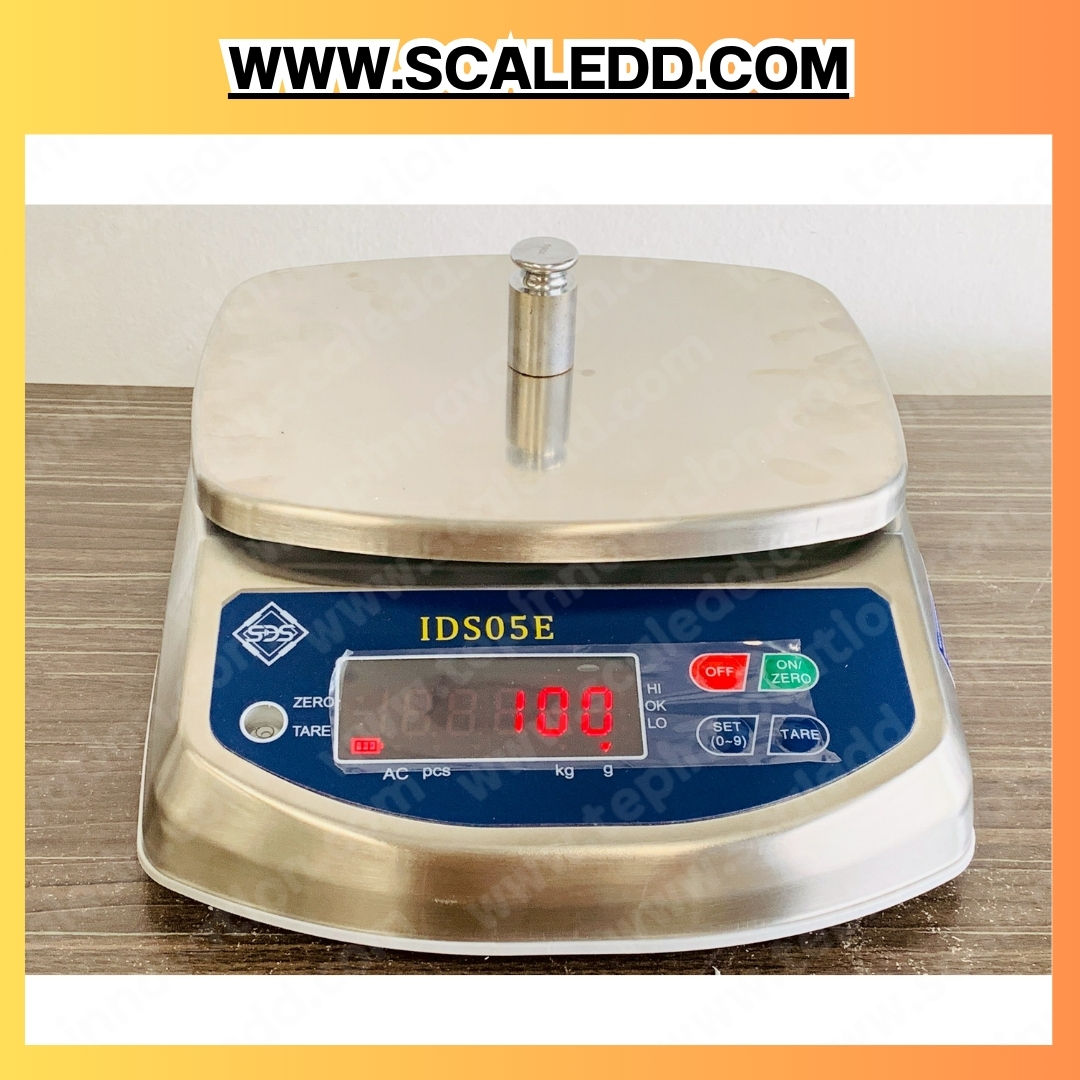 เครื่องชั่งกันน้ำแบบตั้งโต๊ะ ยี่ห้อ SDS รุ่น IDS05E พิกัด 600g - 6000g