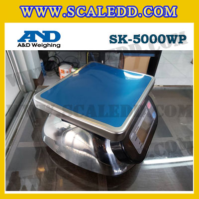เครื่องชั่งน้ำหนักดิจิตอล5000กรัม เครื่องชั่งกันน้ำ5000g เครื่องชั่งดิจิตอล5000กรัม ตาชั่งกันน้ำ5000กรัม พิกัดน้ำหนัก 5000g ความละเอียด 1g ยี่ห้อ AND รุ่น SK-WP (เครื่องชั่งผ่านตรวจรับรองจากสำนักชั่งตวงวัด)