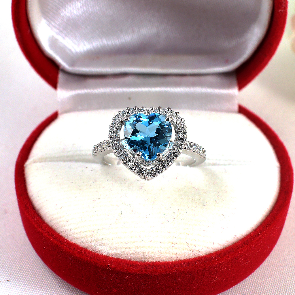 แหวนเงินแท้ราคาถูกชุบทองคำขาว สวิสบลูโทปาซแท้ 2.45 กะรัต เพชรCZ 0.252 กะรัต งานประณีตสวยงาม สั่งผลิตค่ะ