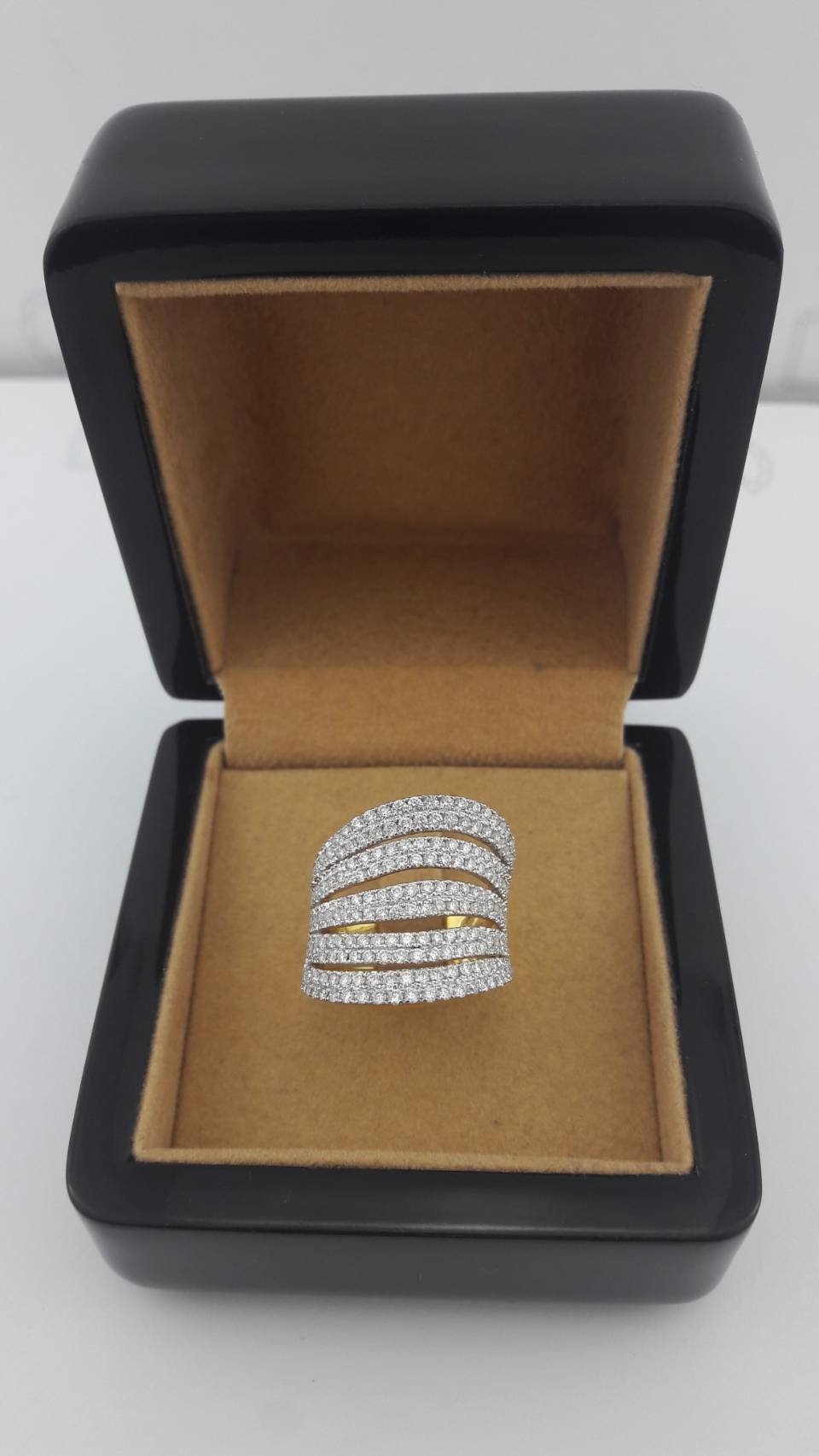 สั่งผลิตเพชรเบลเยี่ยมคัท แหวนแต่งงาน แหวนหมั้น ใส่เที่ยว ออกงาน แหวนทองคำ 18K เพชรแท้ 1.95 กะรัต 7.14 กรัม น้ำ 99 ราคาถูกมาก มีใบรับประกันค่ะ