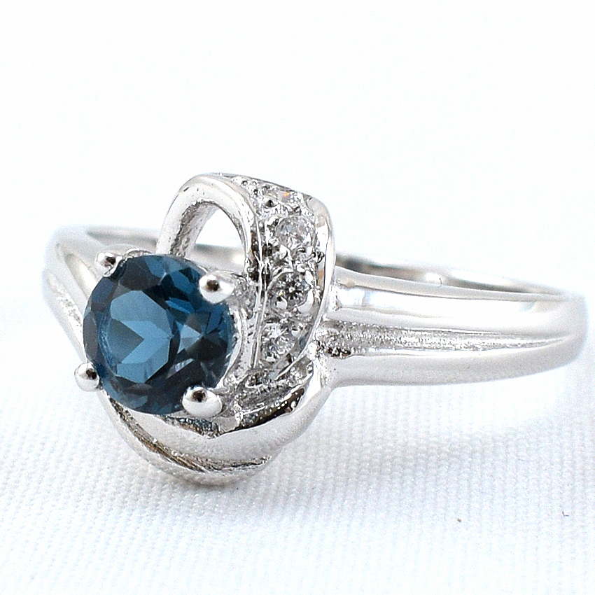 แหวนเงินแท้ราคาถูกชุบทองคำขาว ลอนดอนบลูโทปาซแท้ 0.60 กะรัต เพชรCZ 0.034 กะรัต งานประณีตสวยงาม สั่งผลิตค่ะ