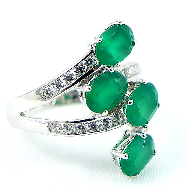 แหวนเงินแท้ราคาถูกชุบทองคำขาว พลอยแท้กรีนอะเกท 1.60 กะรัต เพชรCZ 0.33 กะรัต งานประณีตสวยงาม สั่งผลิตค่ะ