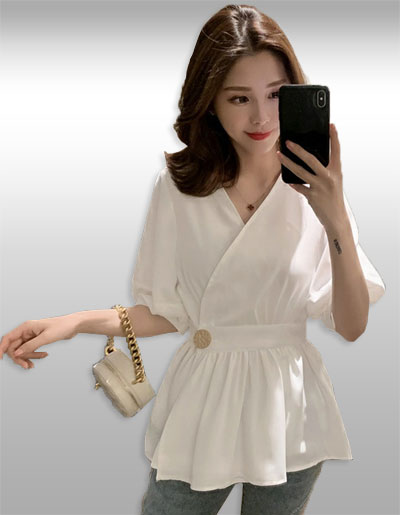 เสื้อแฟชั่นสีขาวคอวีไขว้แบบสวยหวาน รหัส2339
