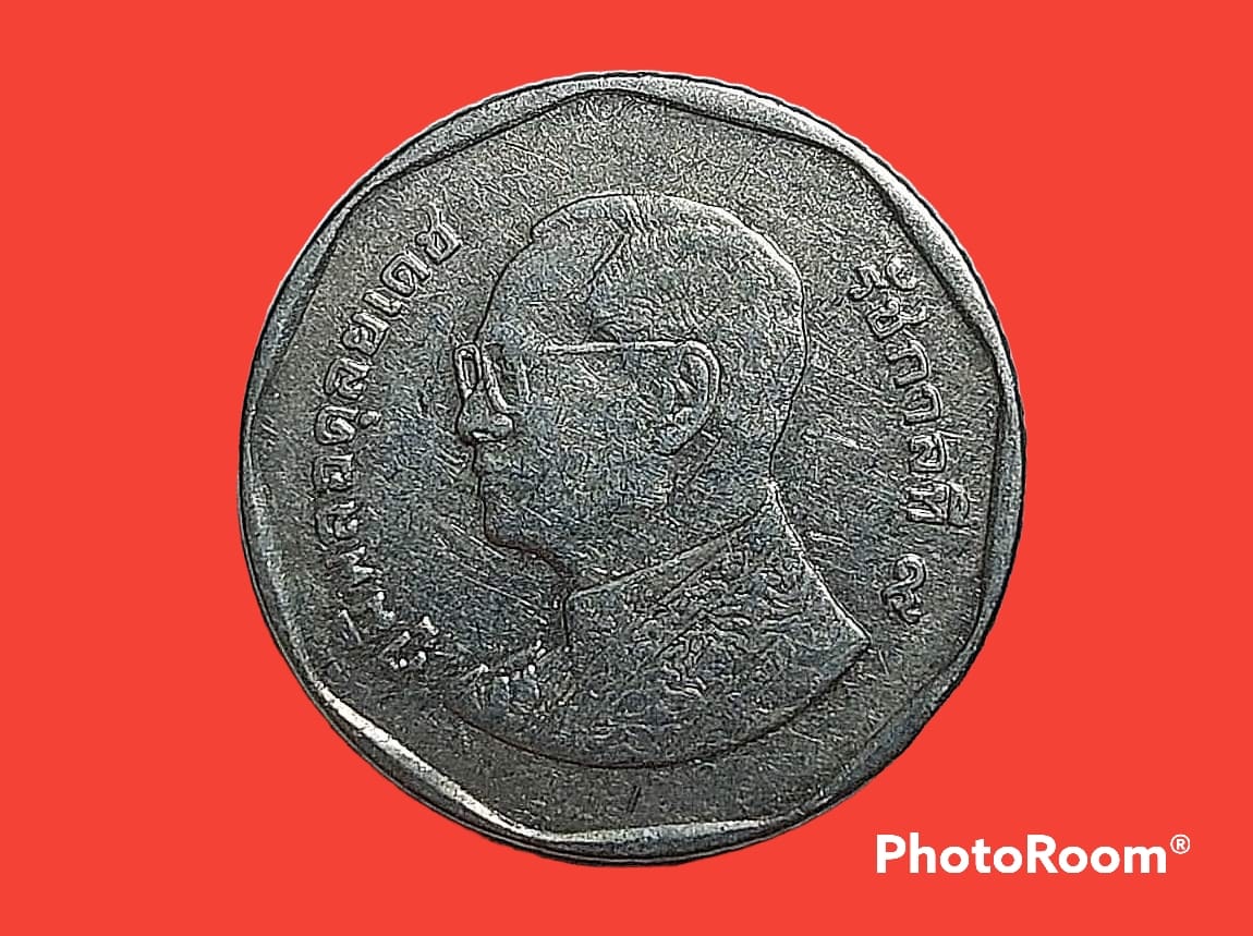 เหรียญ เงินหมุนเวียน รัชกาลที่ 9 5 Baht RAMA 9 แบบใหม่ 2011