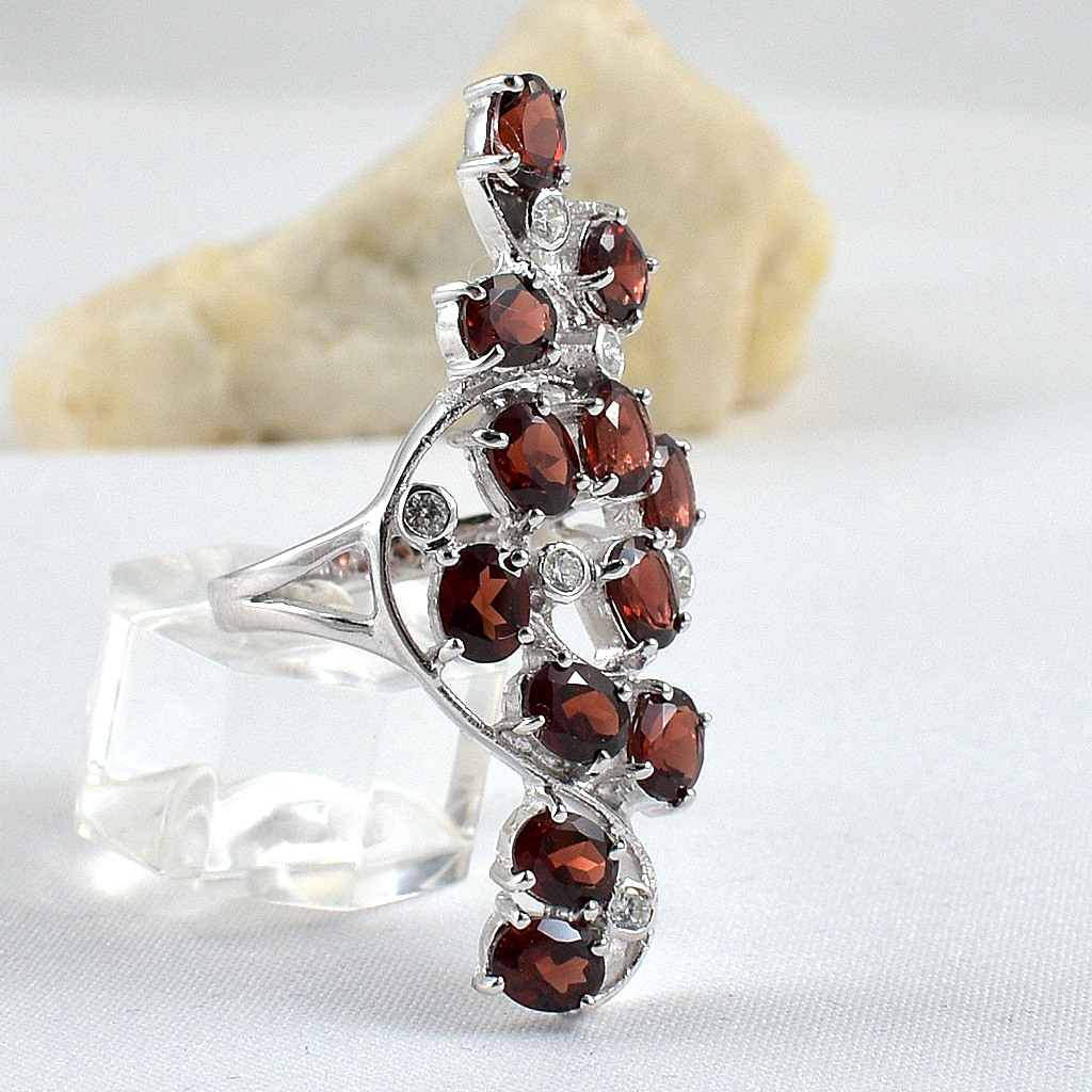 แหวนเงินแท้ราคาถูกชุบทองคำขาว พลอยแท้โกเมน 6.0 กะรัต เพชรCZ 0.18 กะรัต งานประณีตสวยงาม สั่งผลิตค่ะ