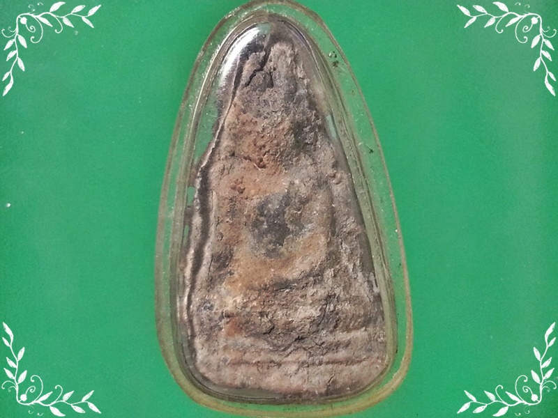 พระท่ามะปรางกรุวัดบรมธาตุเนื้อชินเงินกำแพงเพชร
