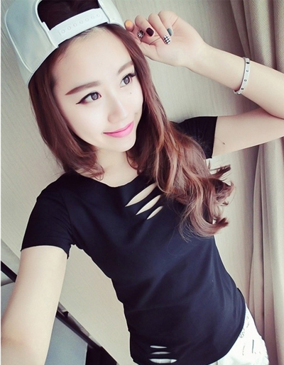เสื้อยืดแฟชั่นแขนสั้น ไม่เย็บขอบ ดีเทลแต่งขาดๆ รหัส 1511-สีดำ