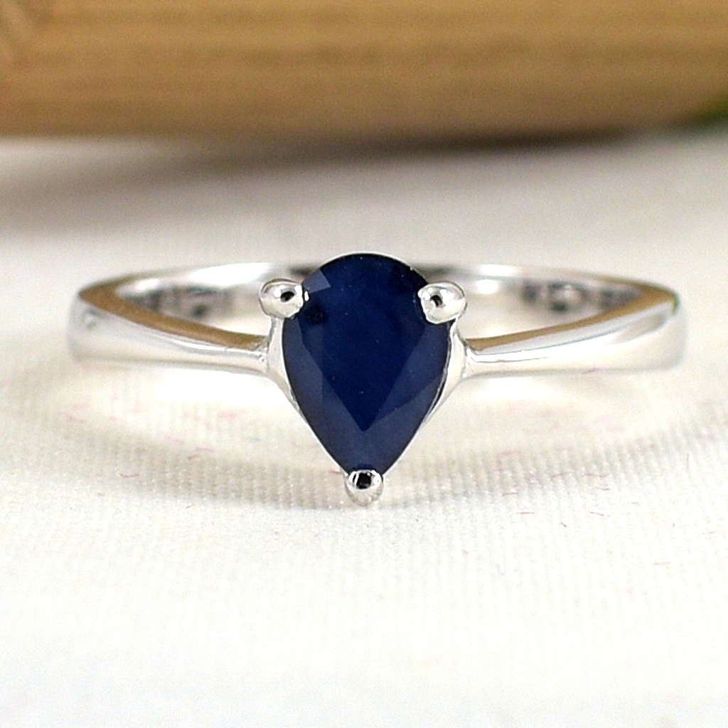 แหวนเงินแท้ราคาถูกชุบทองคำขาว ไพลินแท้ 0.62 กะรัต งานประณีตสวยงาม สั่งผลิตค่ะ