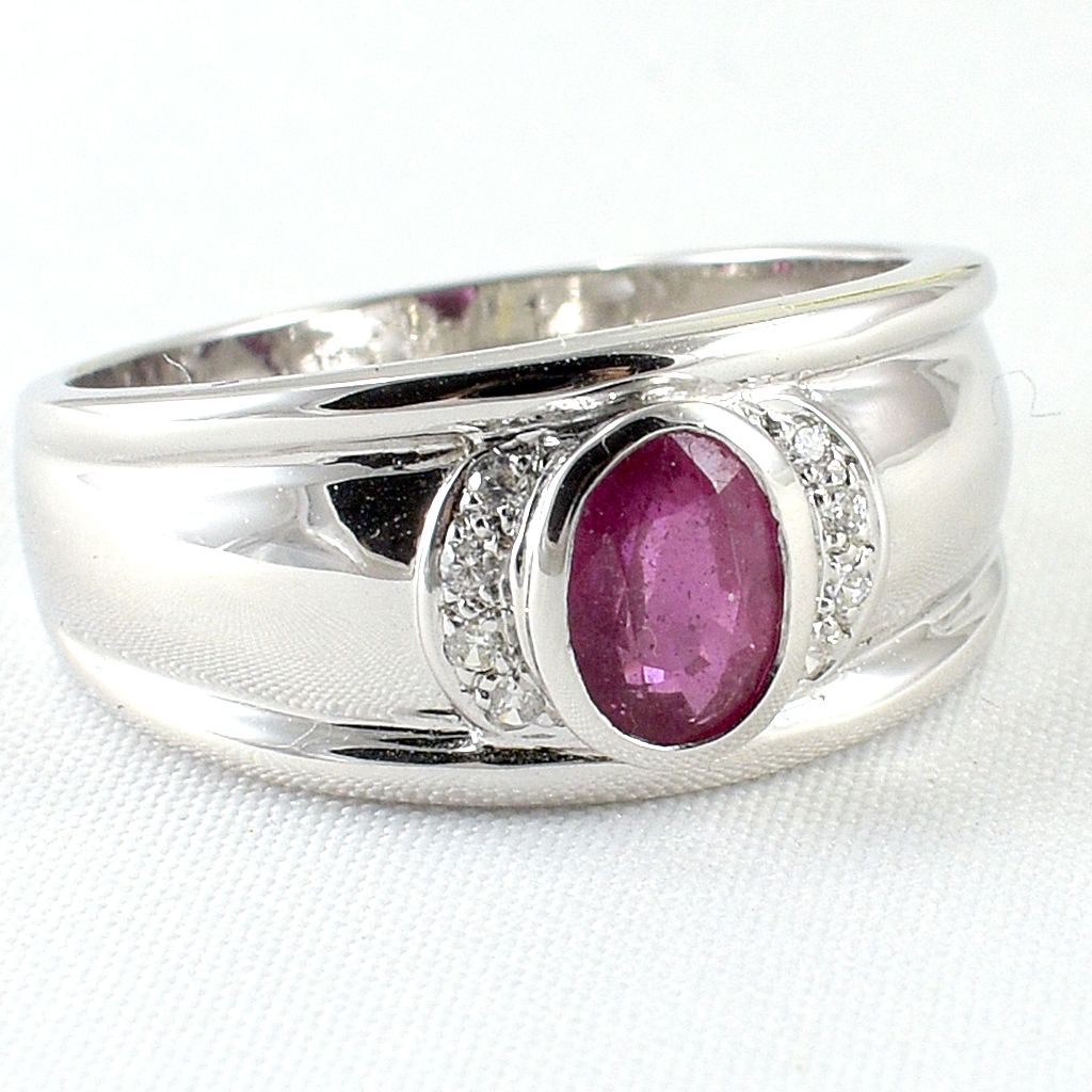 แหวนเงินแท้ราคาถูกชุบทองคำขาว พลอยแท้ทับทิม 0.95 กะรัต เพชรCZ 0.08 กะรัต งานประณีตสวยงาม สั่งผลิตค่ะ