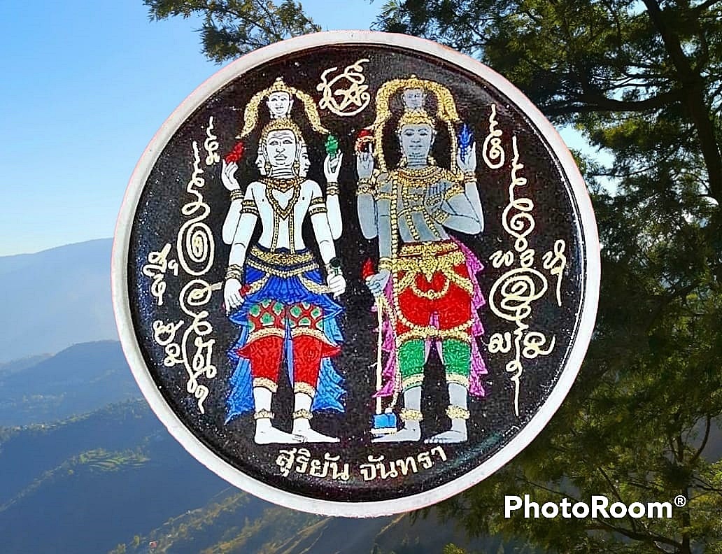 จตุคาม รามเทพ รุ่น มงคลจักรวาล ดวงตราท้าวมหาพรหม - พระนารายณ์ ชุดเบญจรงค์ลายน้ำทอง สีดำ ขนาด 4.5 ซม.