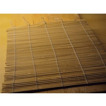 แผ่นไม้ไผ่ม้วนซูซิ 24x24 ซม. MTS-300