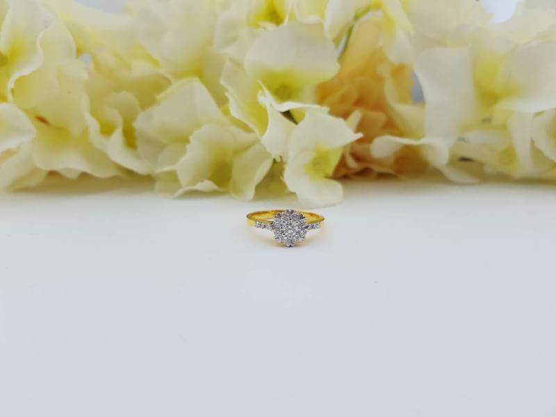 สั่งผลิตเพชรเบลเยี่ยมคัท แหวนแต่งงาน แหวนหมั้น ใส่เที่ยว ออกงาน แหวนทองคำ 18K เพชรแท้ 0.52 กะรัต 3.41 กรัม น้ำ 99 ราคาถูกมาก มีใบรับประกันค่ะ