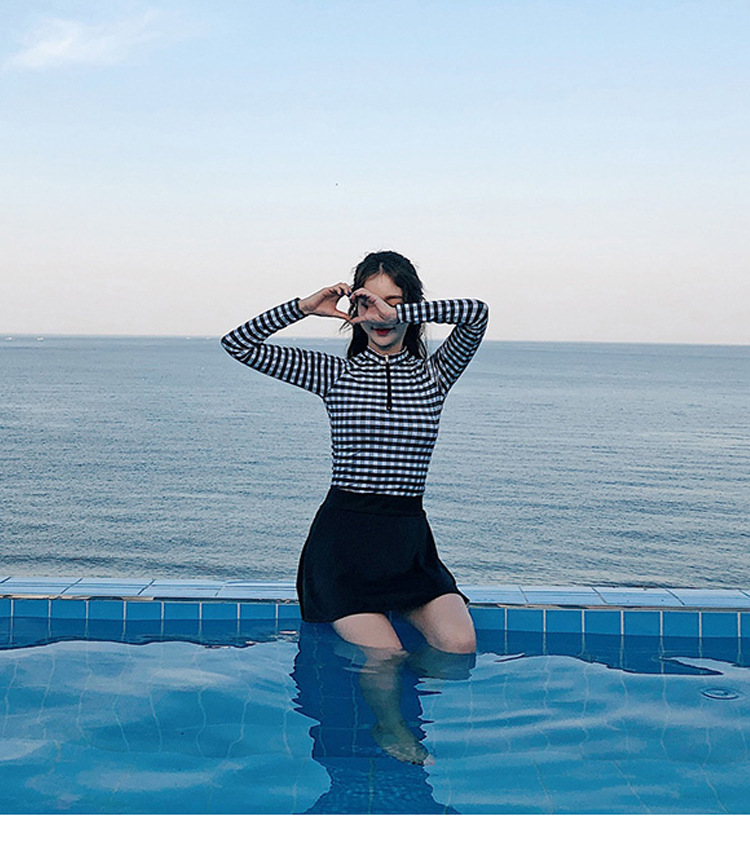 ชุดว่ายน้ำวันพีช+กระโปรง ขนาด 2xl รอบอก 32-38 รอบเอว 26-30 สะโพก 34-40 นิ้ว กระโปรงรอบเอว 26-32 ยาว 12 นิ้ว ผ้าดีงานสวยมากๆค่ะ