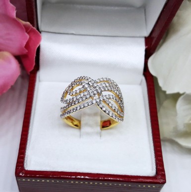 สั่งผลิตเพชรเบลเยี่ยมคัท แหวนแต่งงาน แหวนหมั้น ใส่เที่ยว ออกงาน แหวนทองคำ 18K เพชรแท้ 0.80 กะรัต 6.77 กรัม น้ำ 99 ราคาถูกมาก มีใบรับประกันค่ะ