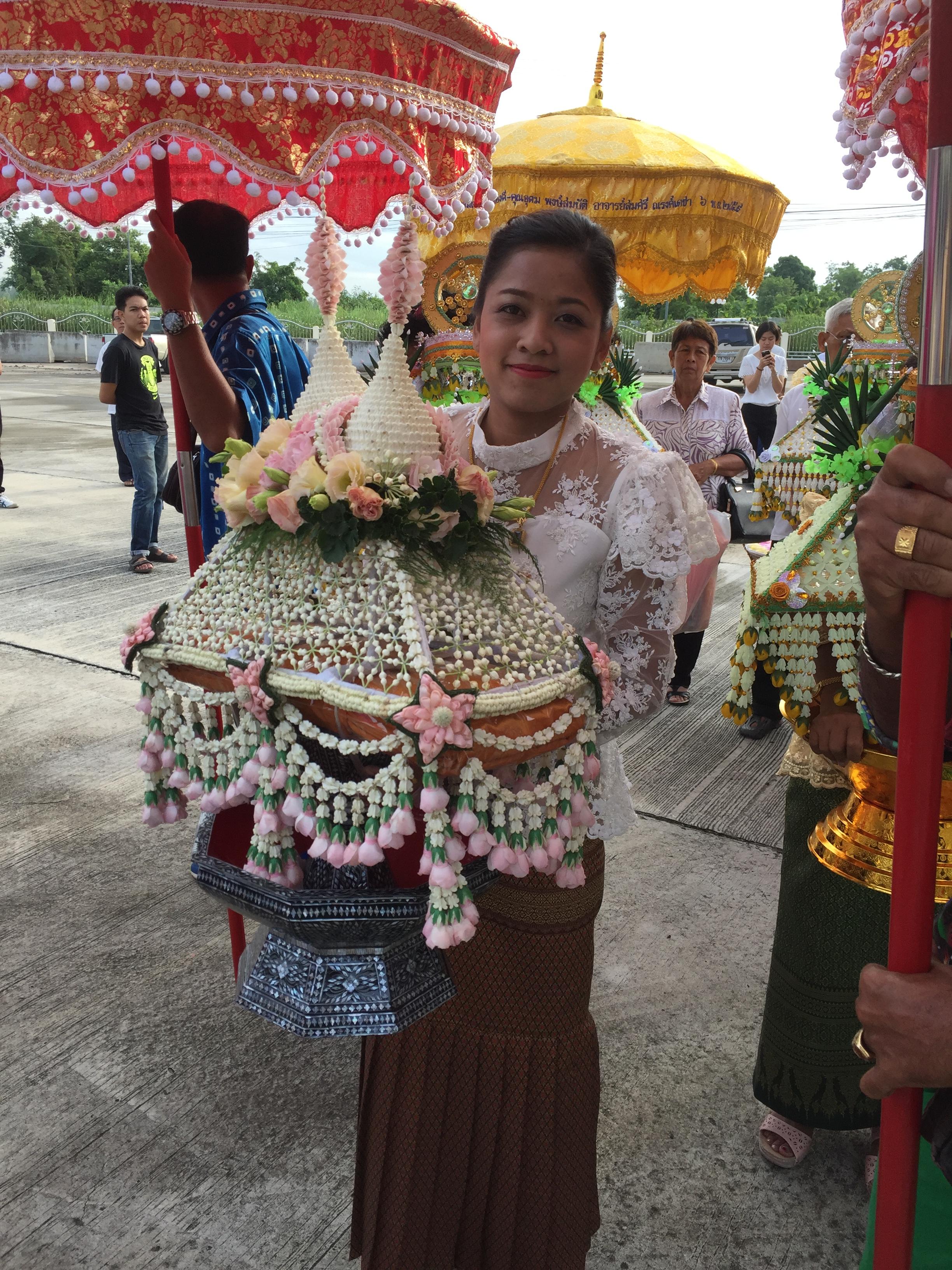 ที่คลุมผ้าไตรดอกไม้สด สีชมพู (ส่งงานอ.บางปะอิน จ.พระนครศรีอยุธยา)1-2กค60