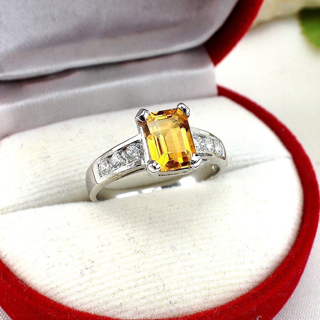 แหวนเงินแท้ราคาถูกชุบทองคำขาว ซิทรินแท้ 1.60 กะรัต เพชรCZ 0.30 กะรัต งานประณีตสวยงาม สั่งผลิตค่ะ