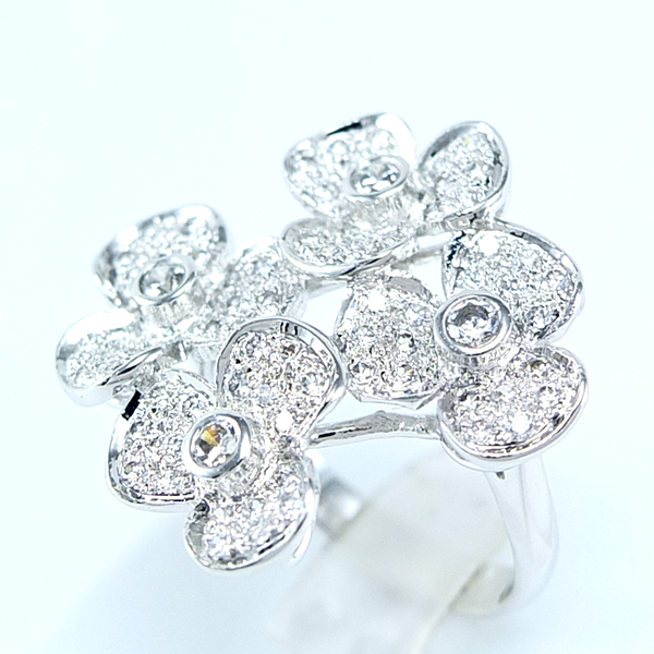 แหวนเงินแท้ราคาถูกชุบทองคำขาว เพชรCZเม็ดกลาง 0.12 กะรัต เพชรCZเม็ดข้าง 0.126 กะรัต งานประณีตสวยงาม สั่งผลิตค่ะ