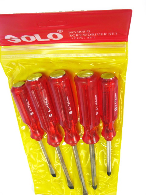 Solo ชุดไขควง ตอกได้ แบน +แฉก 5 ตัวชุด No. 005 G ราคา 125 บาท 02-7374802-3
