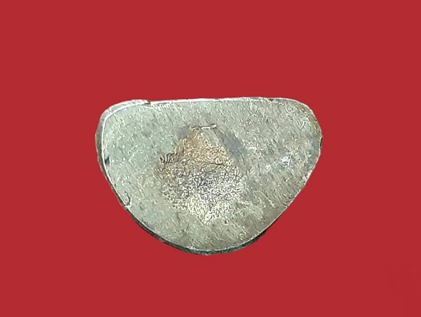 รูปเหมือนหล่อ หลวงพ่อเคลือบ วัดหนองกระดี่ อุทัยธานี หล่อตัน เนื้อทองผสม พิมพ์ใหญ่