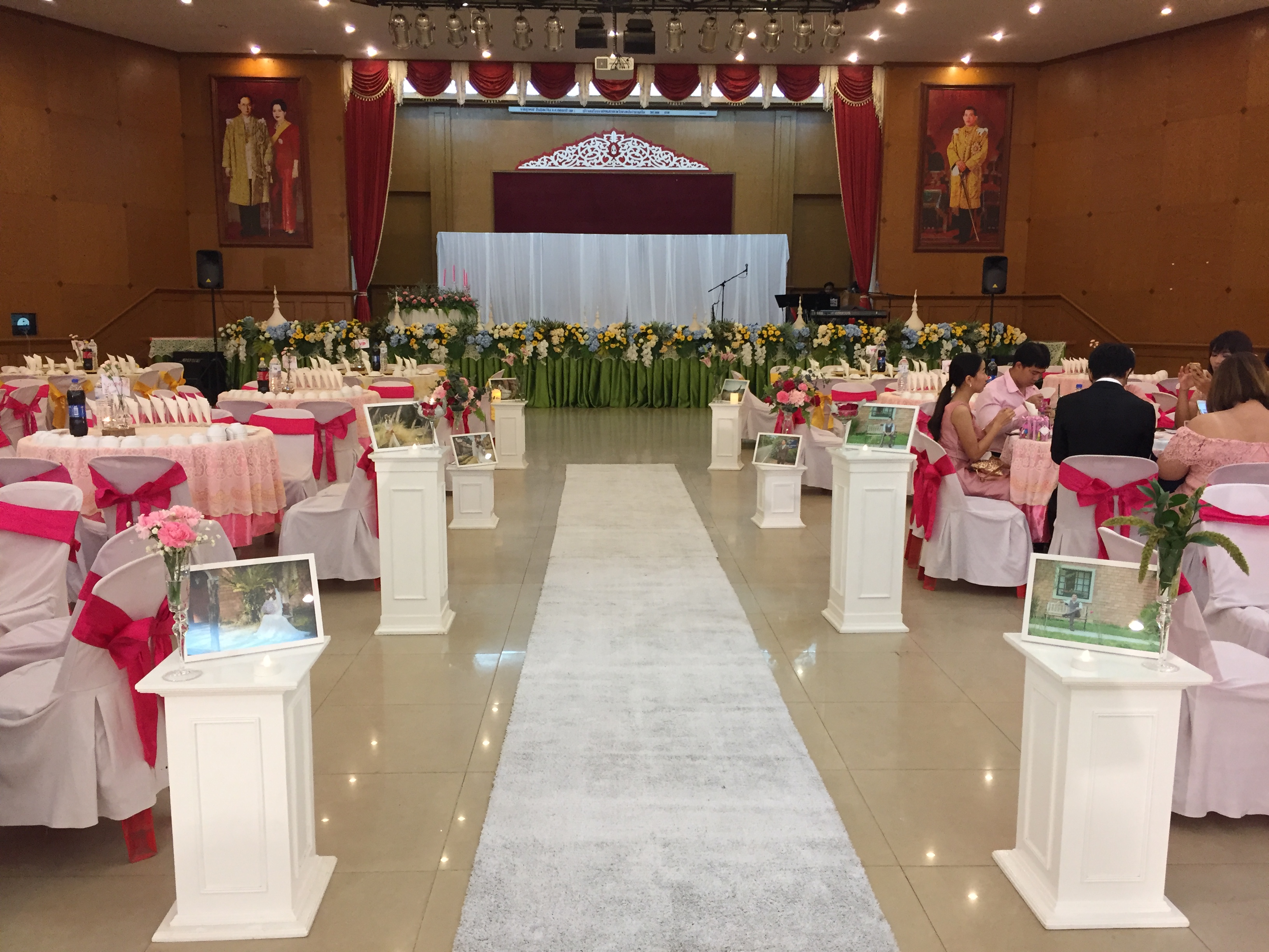 งานเลี้ยงฉลองมงคลสมรสช่วงเย็น 18กพ61 ณ หอประชุม รร.ปทุมวิไล อ.เมือง จ.ปทุมธานี